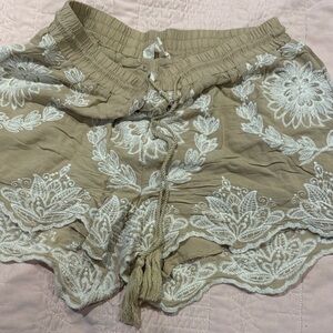 Solitaire Beige and White Embroidered Shorts